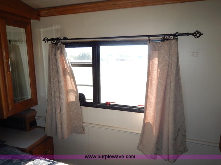 image for item J6474 1995 Fleetwood Pace Arrow RV