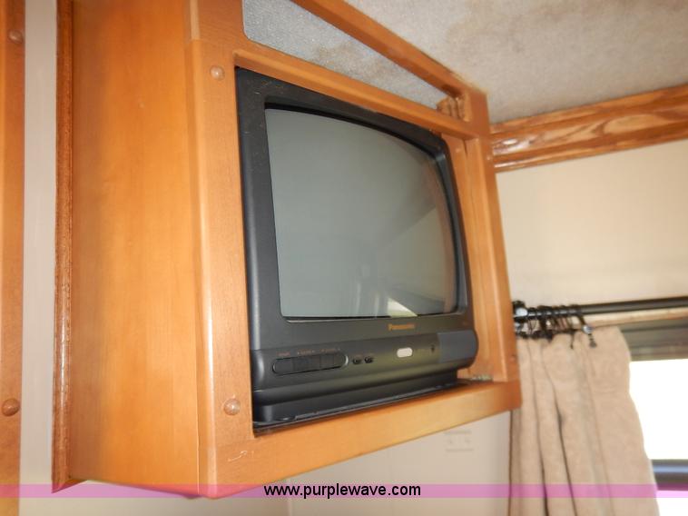 image for item J6474 1995 Fleetwood Pace Arrow RV