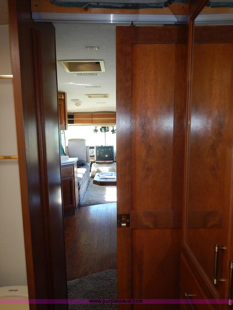 image for item J6474 1995 Fleetwood Pace Arrow RV