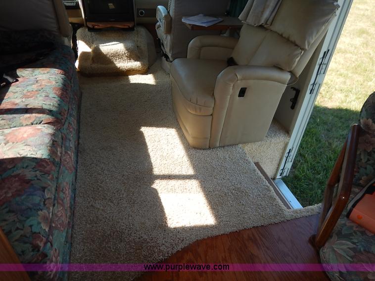 image for item J6474 1995 Fleetwood Pace Arrow RV