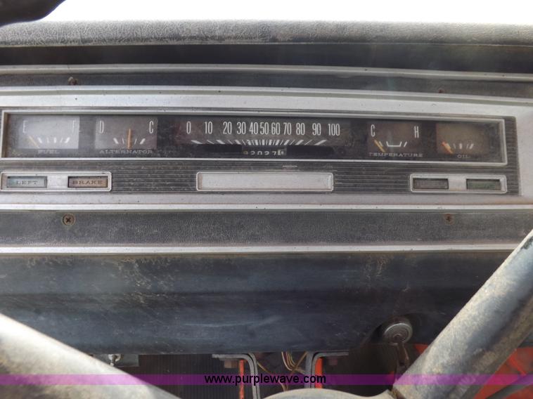 image for item J6862 1971 Dodge D40 truck cab and chassis