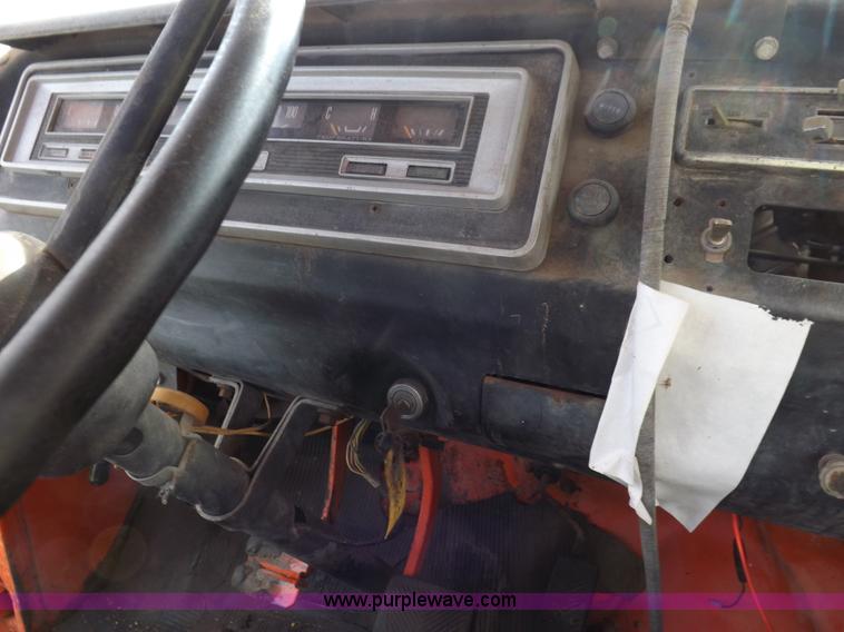 image for item J6862 1971 Dodge D40 truck cab and chassis