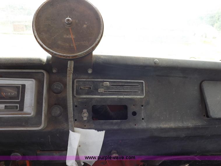 image for item J6862 1971 Dodge D40 truck cab and chassis