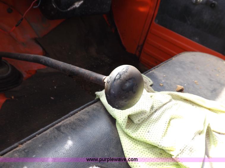 image for item J6862 1971 Dodge D40 truck cab and chassis