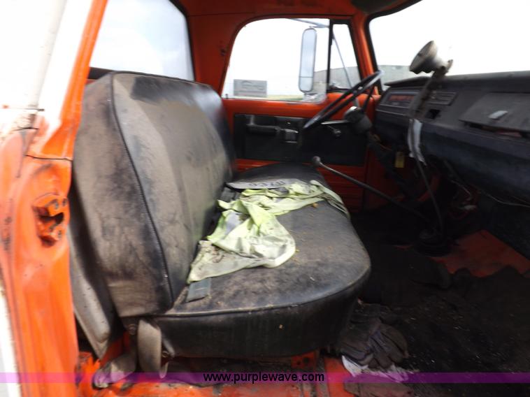 image for item J6862 1971 Dodge D40 truck cab and chassis