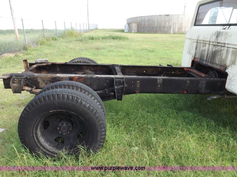 image for item J6862 1971 Dodge D40 truck cab and chassis
