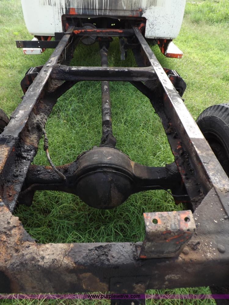 image for item J6862 1971 Dodge D40 truck cab and chassis