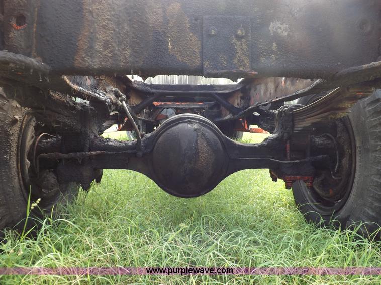 image for item J6862 1971 Dodge D40 truck cab and chassis