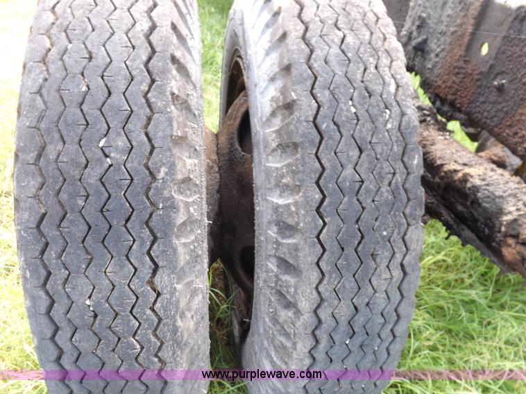 image for item J6862 1971 Dodge D40 truck cab and chassis