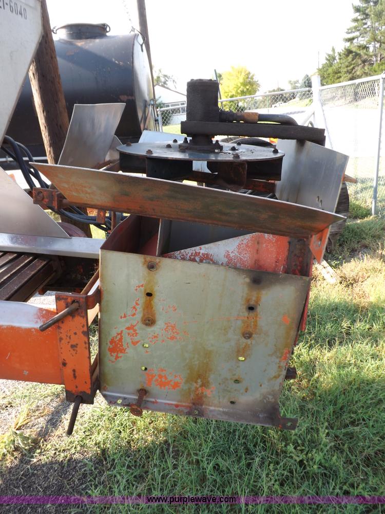 image for item J6863 Swenson spreader
