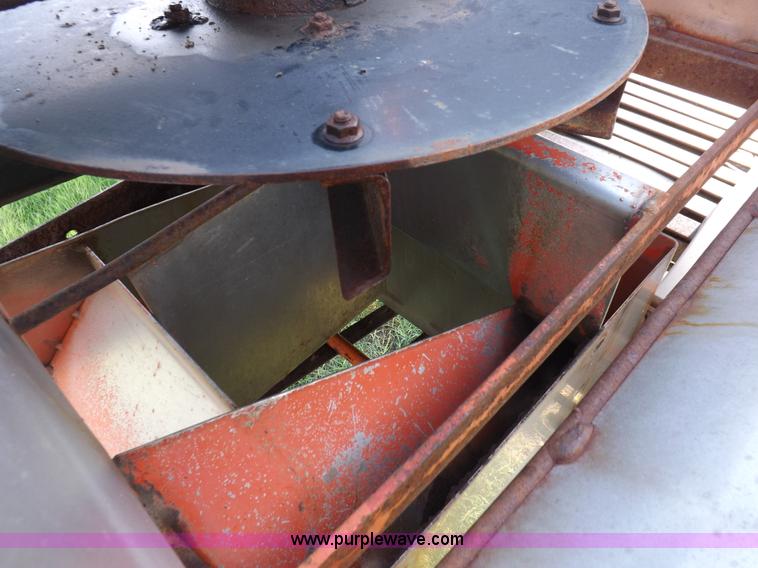 image for item J6863 Swenson spreader