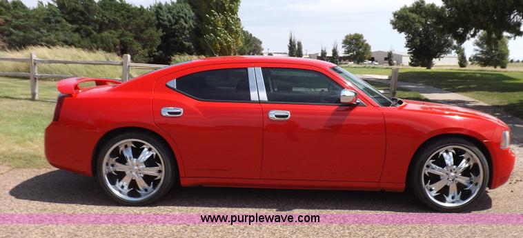 image for item J6865 2008 Dodge Charger SE