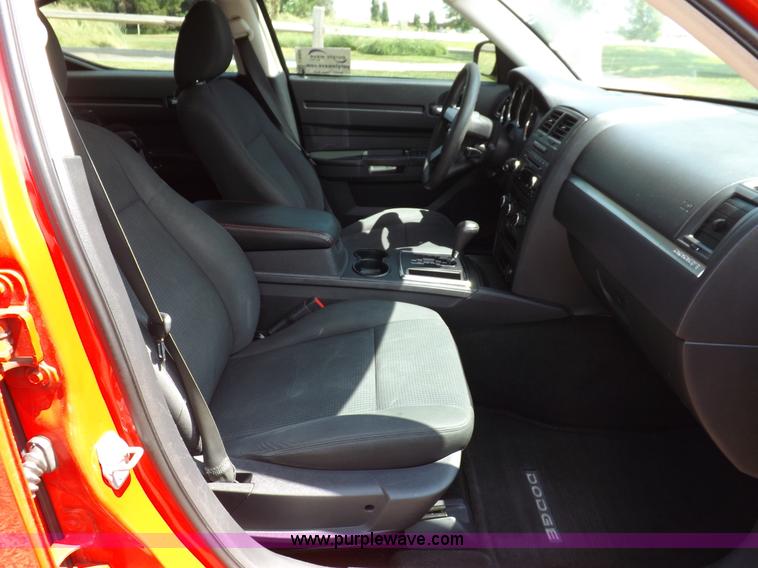 image for item J6865 2008 Dodge Charger SE