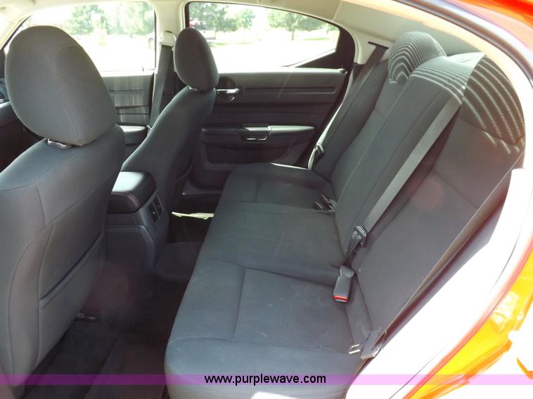 image for item J6865 2008 Dodge Charger SE