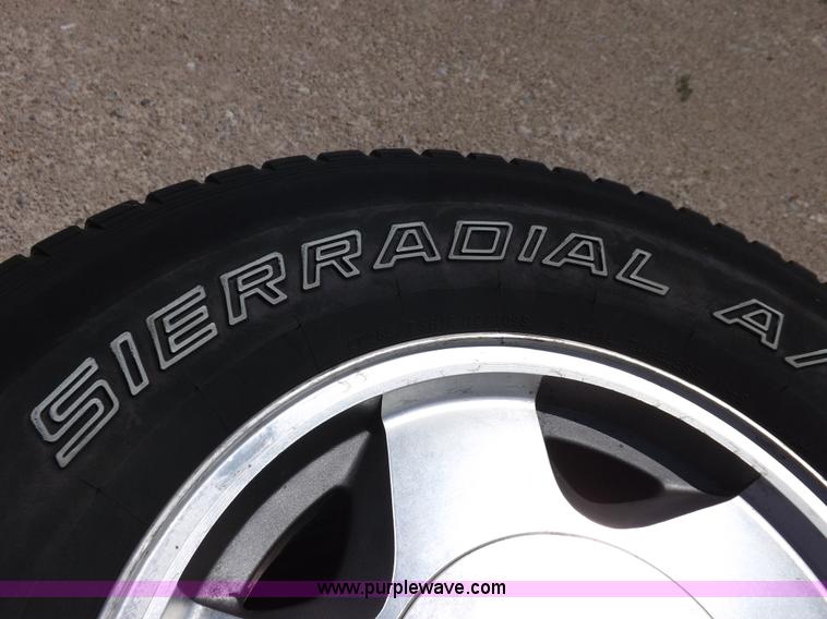 image for item J6872 (4) tires and wheels