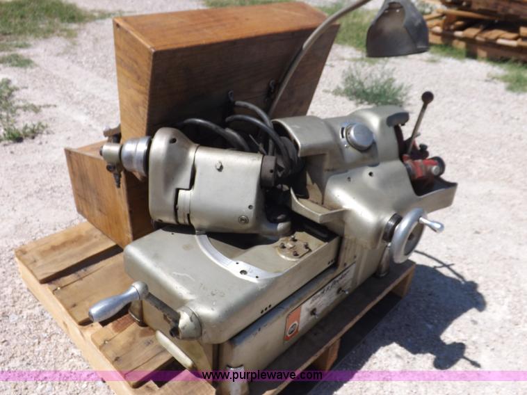 image for item J6873 Black & Decker valve grinder and seat grinder