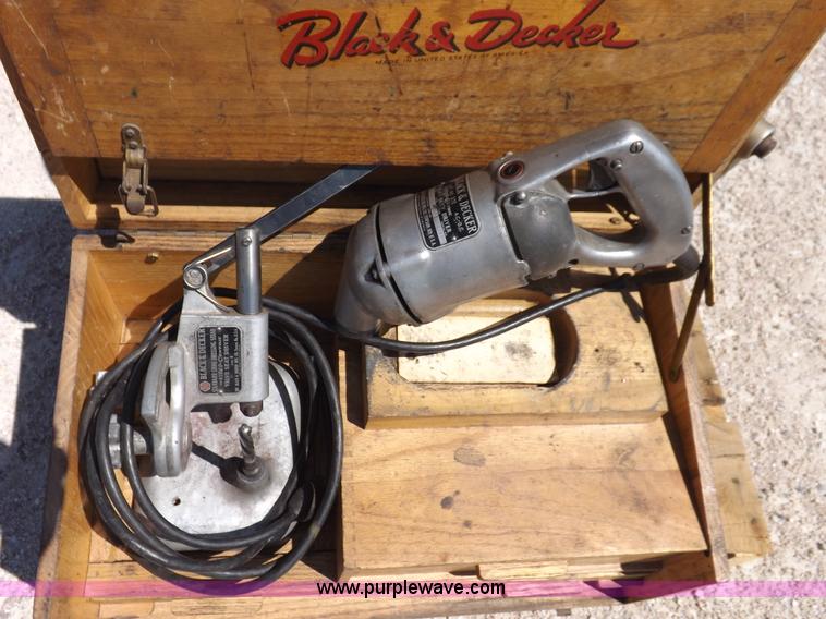 image for item J6873 Black & Decker valve grinder and seat grinder