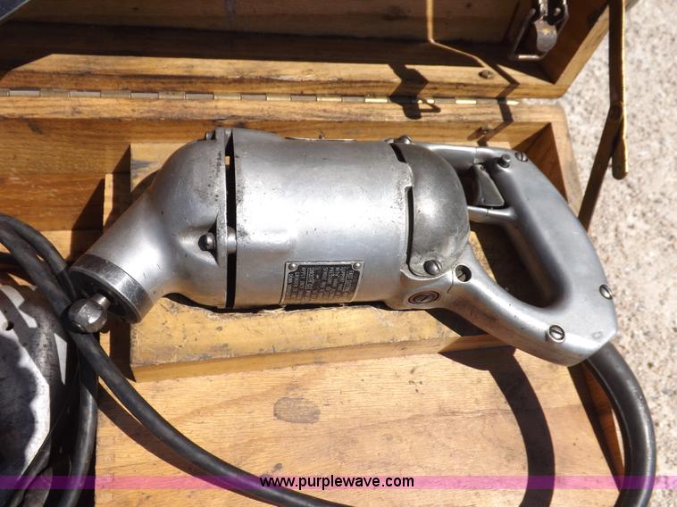 image for item J6873 Black & Decker valve grinder and seat grinder