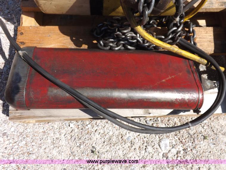 image for item J6880 Yale overhead chain hoist