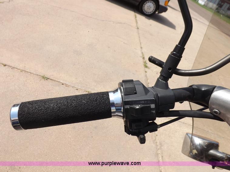 image for item J6882 1982 Yamaha Virago XV920 motorcycle