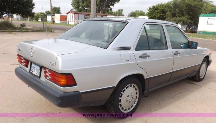 image for item J6883 1984 Mercedes Benz 190E