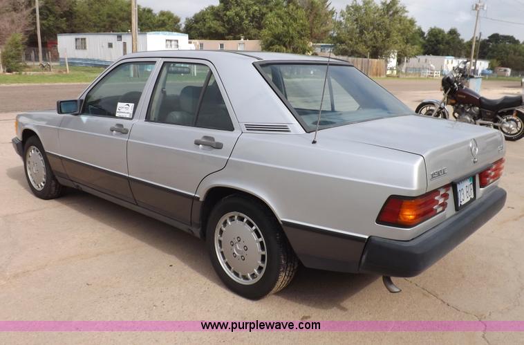 image for item J6883 1984 Mercedes Benz 190E