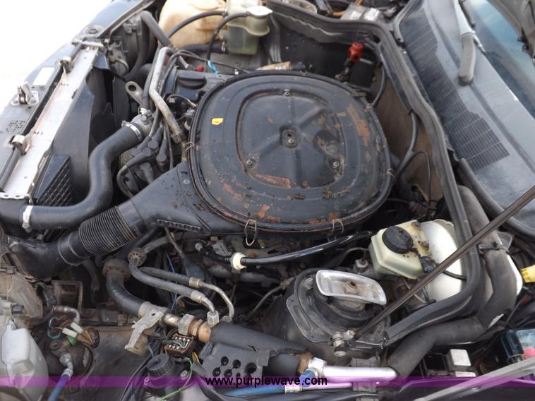 image for item J6883 1984 Mercedes Benz 190E