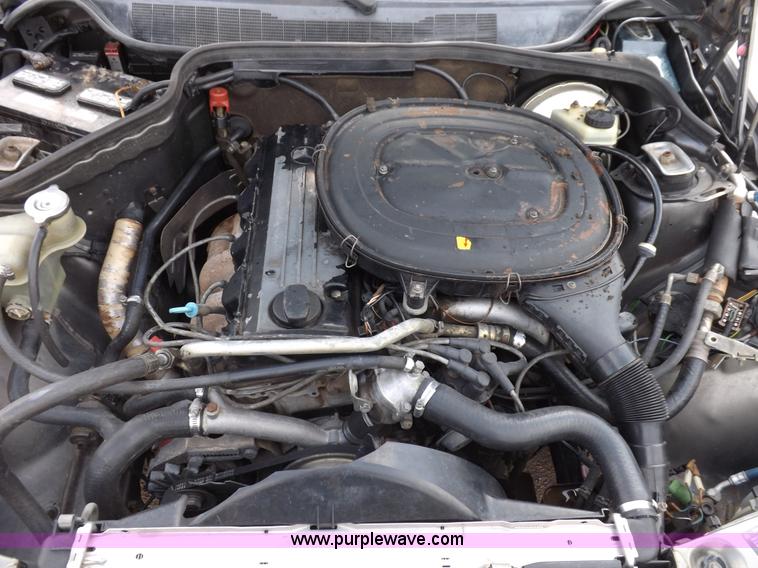 image for item J6883 1984 Mercedes Benz 190E