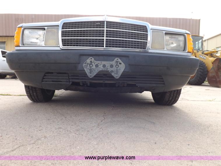 image for item J6883 1984 Mercedes Benz 190E