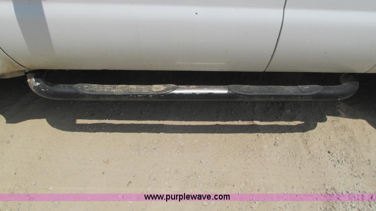 image for item J8577 2003 Ford F350 Super Duty XLT SuperCab flatbed truck