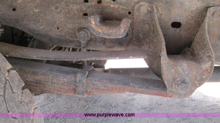 image for item J8577 2003 Ford F350 Super Duty XLT SuperCab flatbed truck