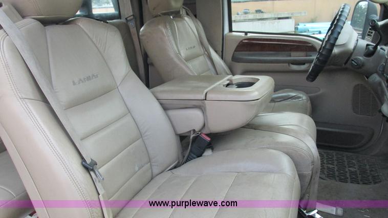 image for item J8577 2003 Ford F350 Super Duty XLT SuperCab flatbed truck