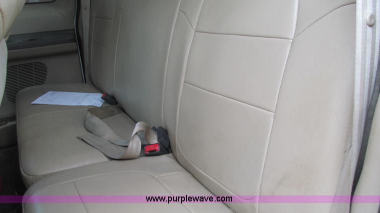 image for item J8577 2003 Ford F350 Super Duty XLT SuperCab flatbed truck