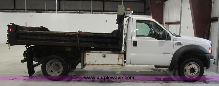 image for item K6316 2007 Ford F450 Super Duty XL flatbed truck