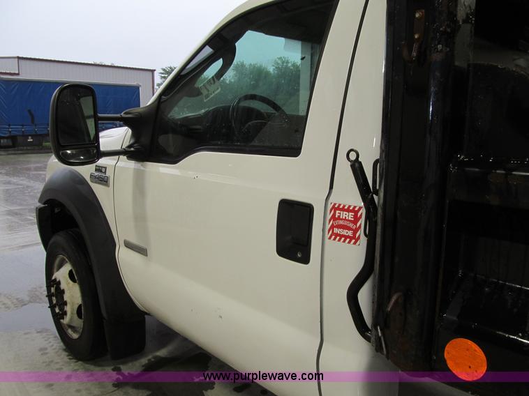 image for item K6316 2007 Ford F450 Super Duty XL flatbed truck