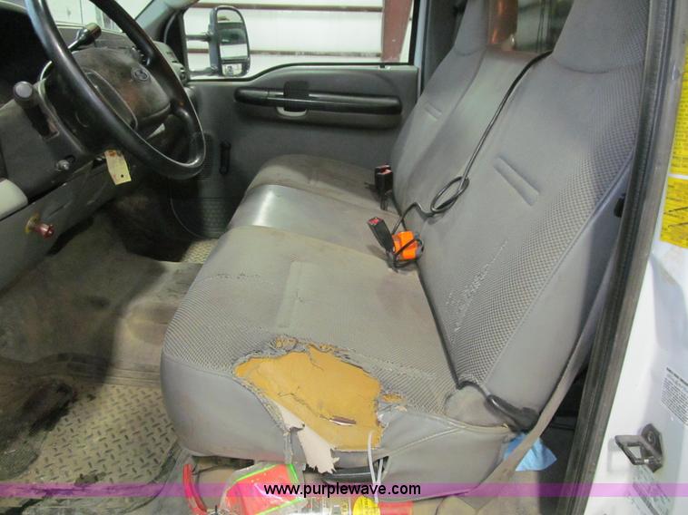 image for item K6316 2007 Ford F450 Super Duty XL flatbed truck