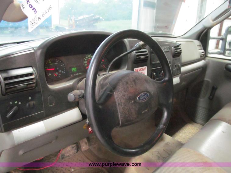 image for item K6316 2007 Ford F450 Super Duty XL flatbed truck