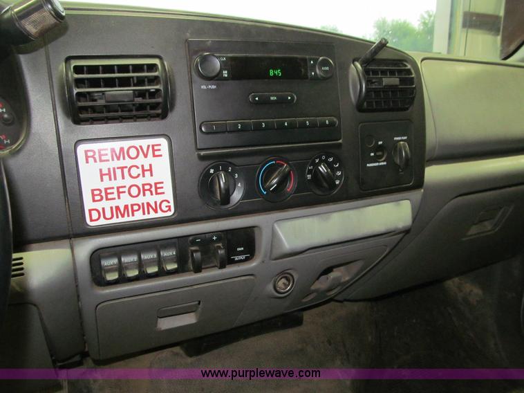 image for item K6316 2007 Ford F450 Super Duty XL flatbed truck