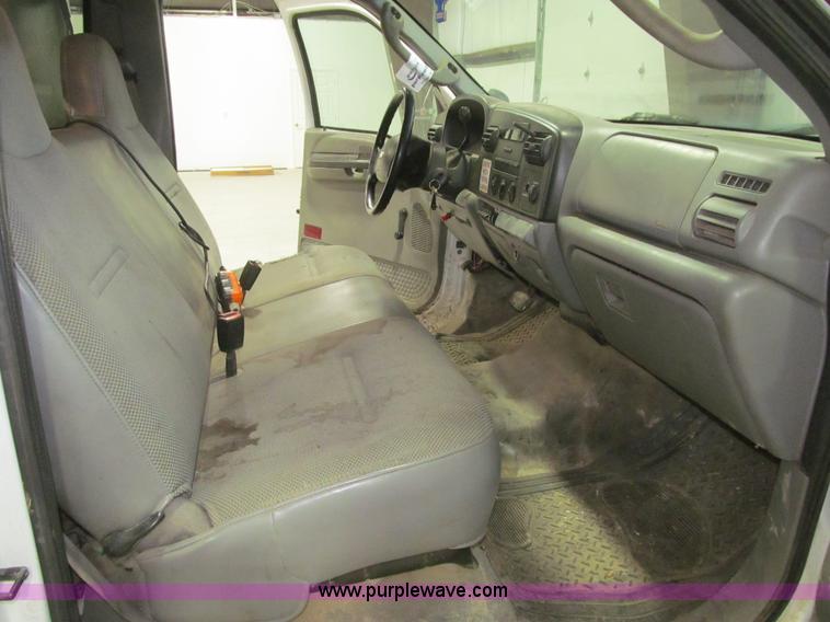 image for item K6316 2007 Ford F450 Super Duty XL flatbed truck