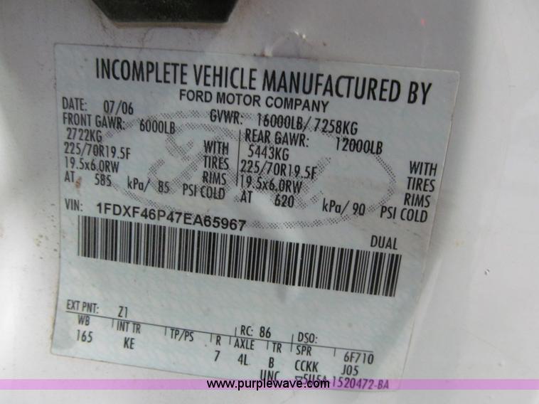 image for item K6316 2007 Ford F450 Super Duty XL flatbed truck