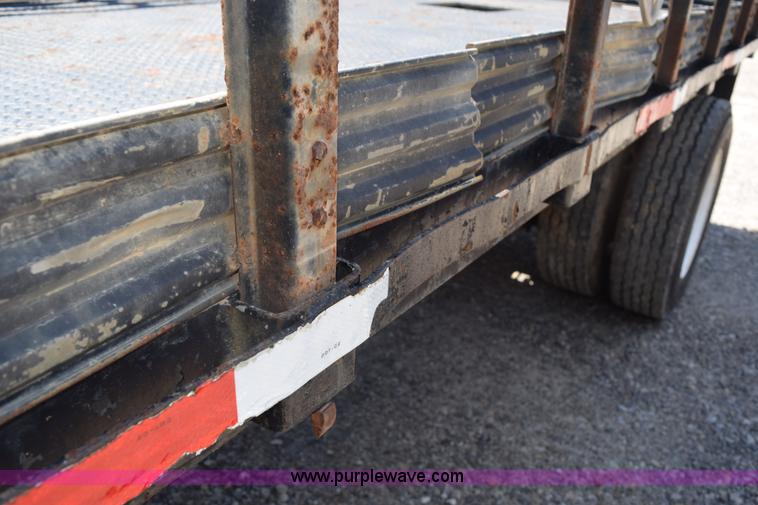 image for item L5779 1997 Freightliner FL70 flatbed truck