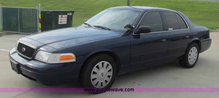 image for item R9423 2007 Ford Crown Victoria Police Interceptor