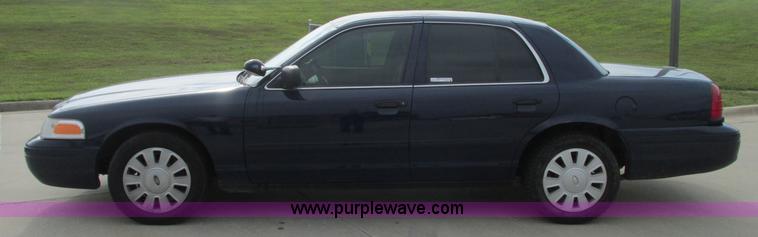 image for item R9423 2007 Ford Crown Victoria Police Interceptor