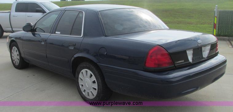 image for item R9423 2007 Ford Crown Victoria Police Interceptor