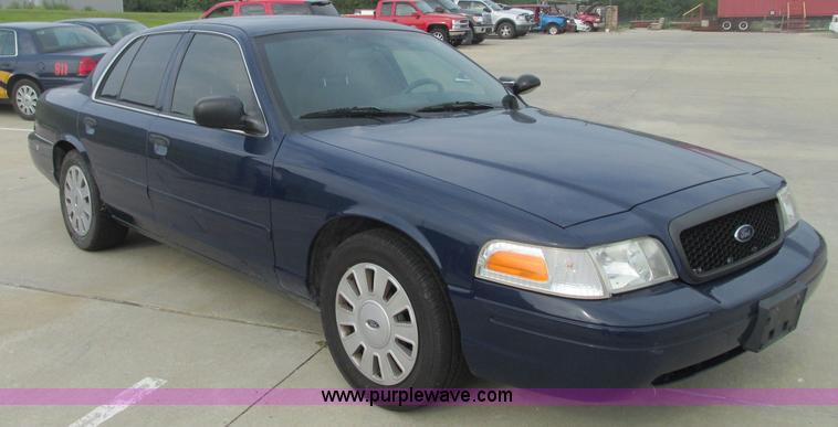 image for item R9423 2007 Ford Crown Victoria Police Interceptor