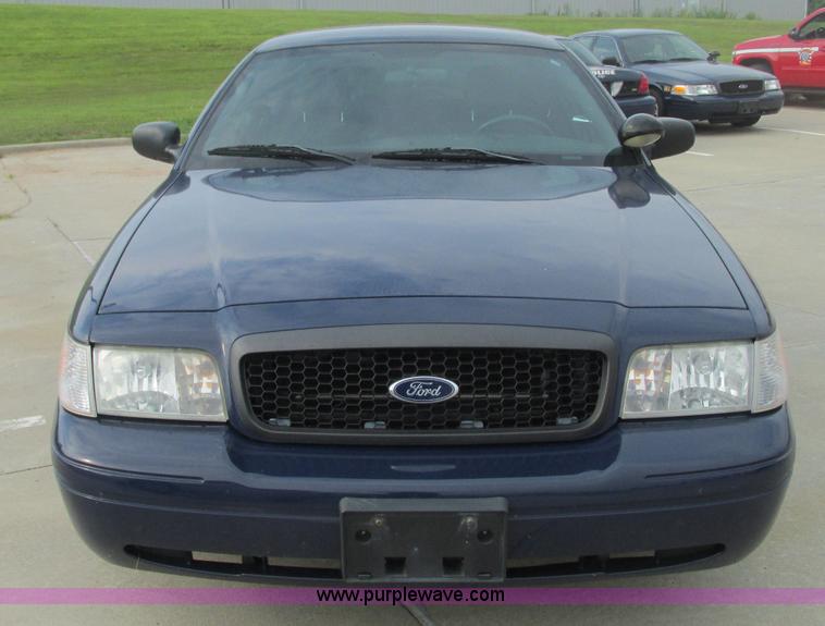 image for item R9423 2007 Ford Crown Victoria Police Interceptor