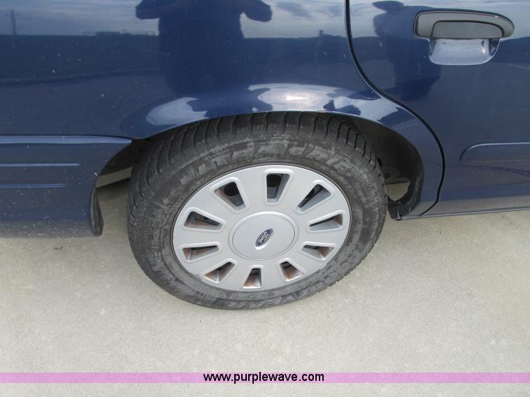 image for item R9423 2007 Ford Crown Victoria Police Interceptor