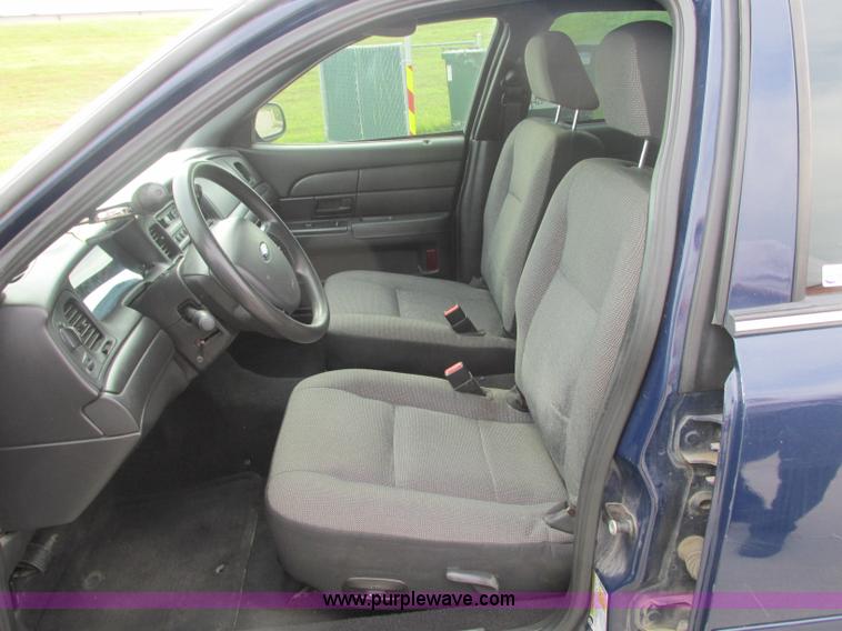 image for item R9423 2007 Ford Crown Victoria Police Interceptor