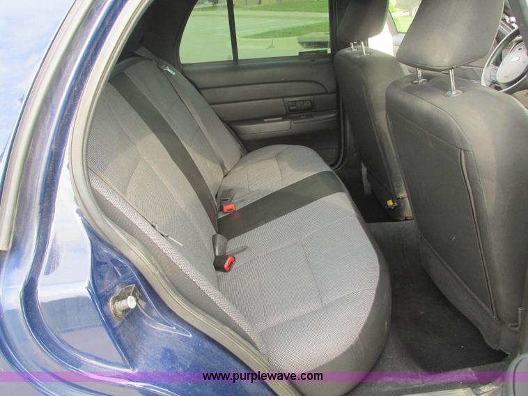image for item R9423 2007 Ford Crown Victoria Police Interceptor