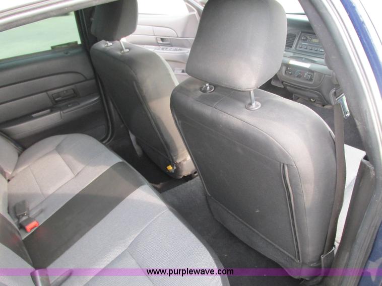 image for item R9423 2007 Ford Crown Victoria Police Interceptor
